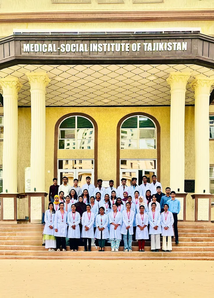 1st batch of students who took MBBS admission through doc 2 doc in 2025